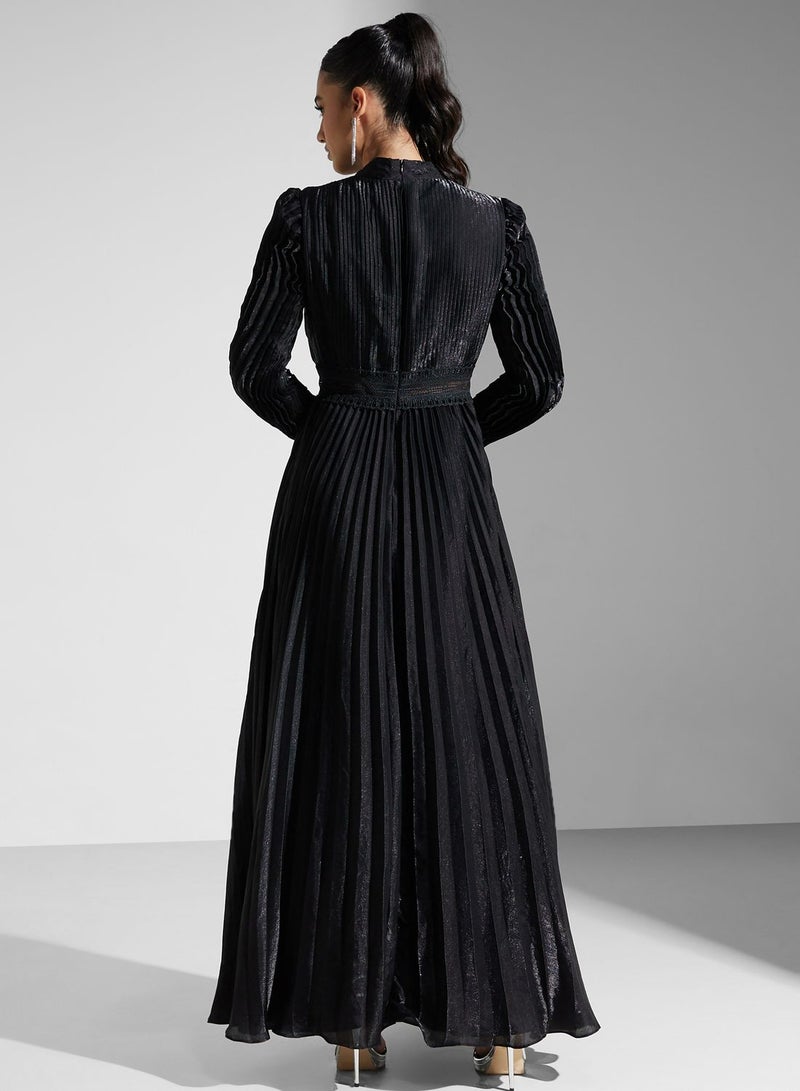 Pleated Long Sleeves Maxi Dress