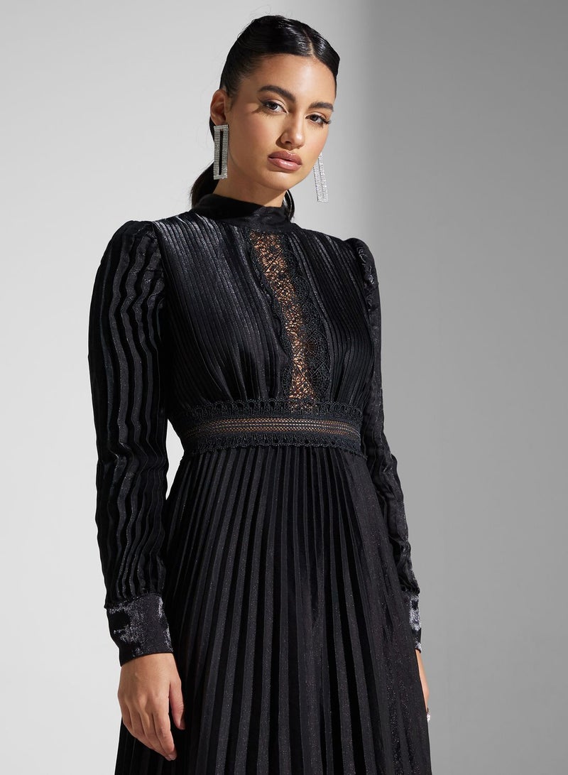 Pleated Long Sleeves Maxi Dress