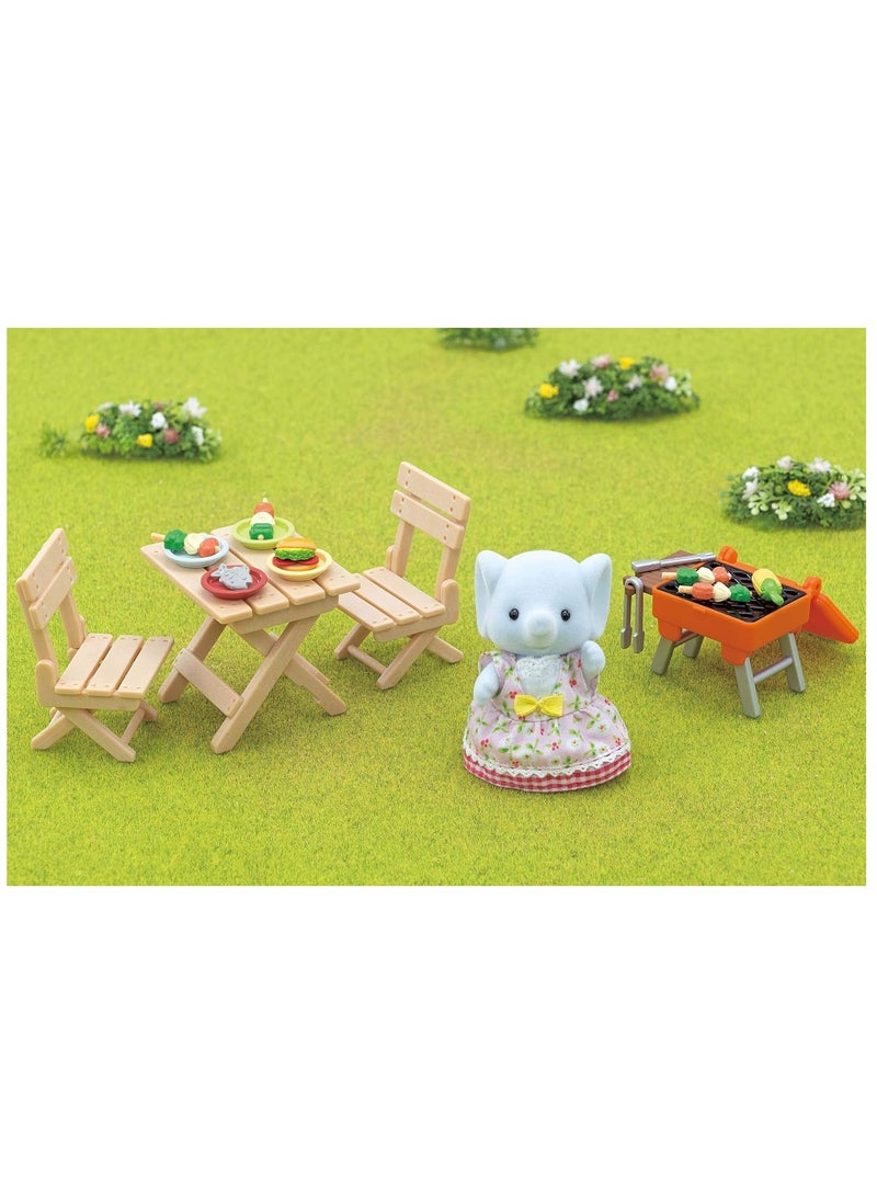 Sylvanian Families BBQ Picnic Set Elephant Girl
