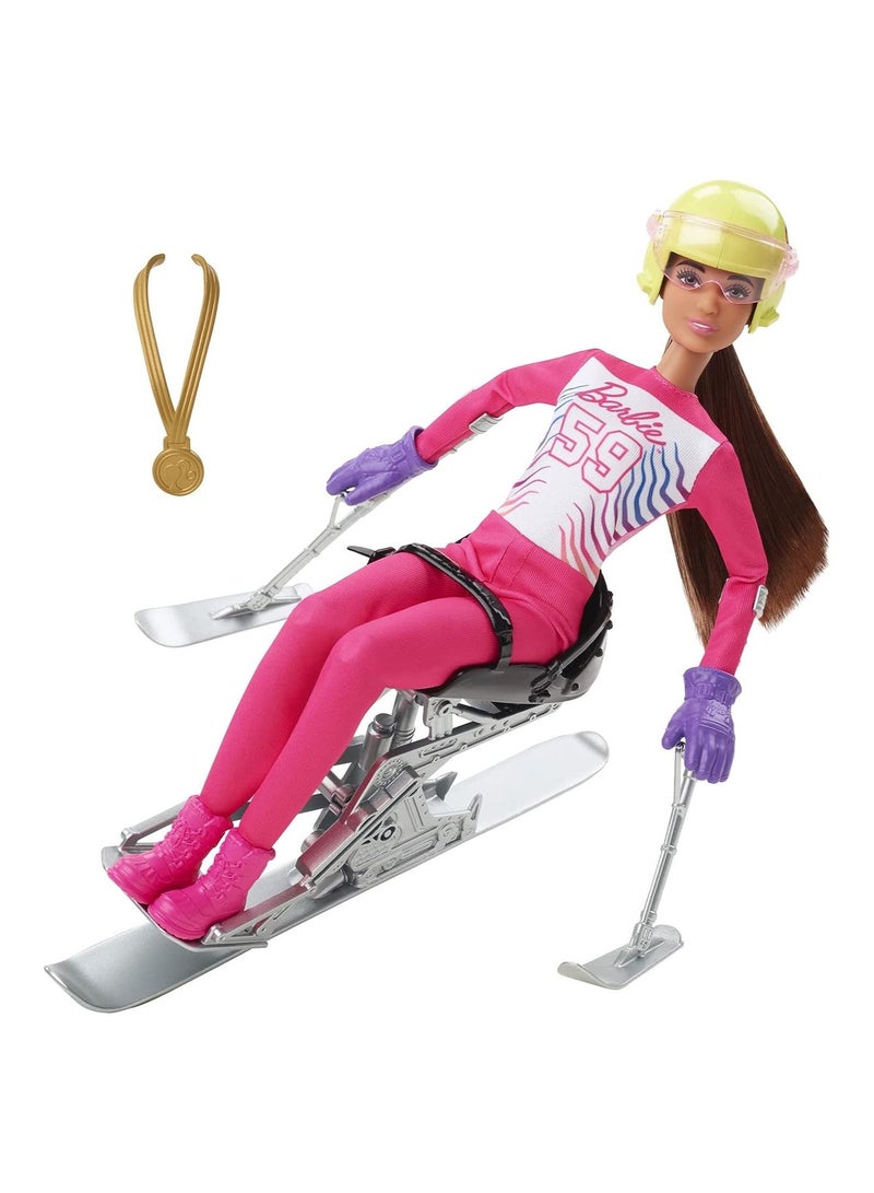 Barbie Winter Sports para Alpine Skier Brunette Doll (12 in) with Shirt, Pants, Helmet, Gloves, Pole, Sit Ski & Trophy, Great Gift for Ages 3 and Up