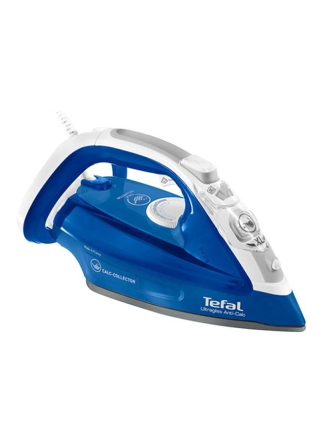 Ultragliss anti-calc Steam Iron - Calc Collector- Durilium AirGlide Technology Soleplate -180 g Steam Boost 270 ml 2500 W FV4964M0 Blue/White