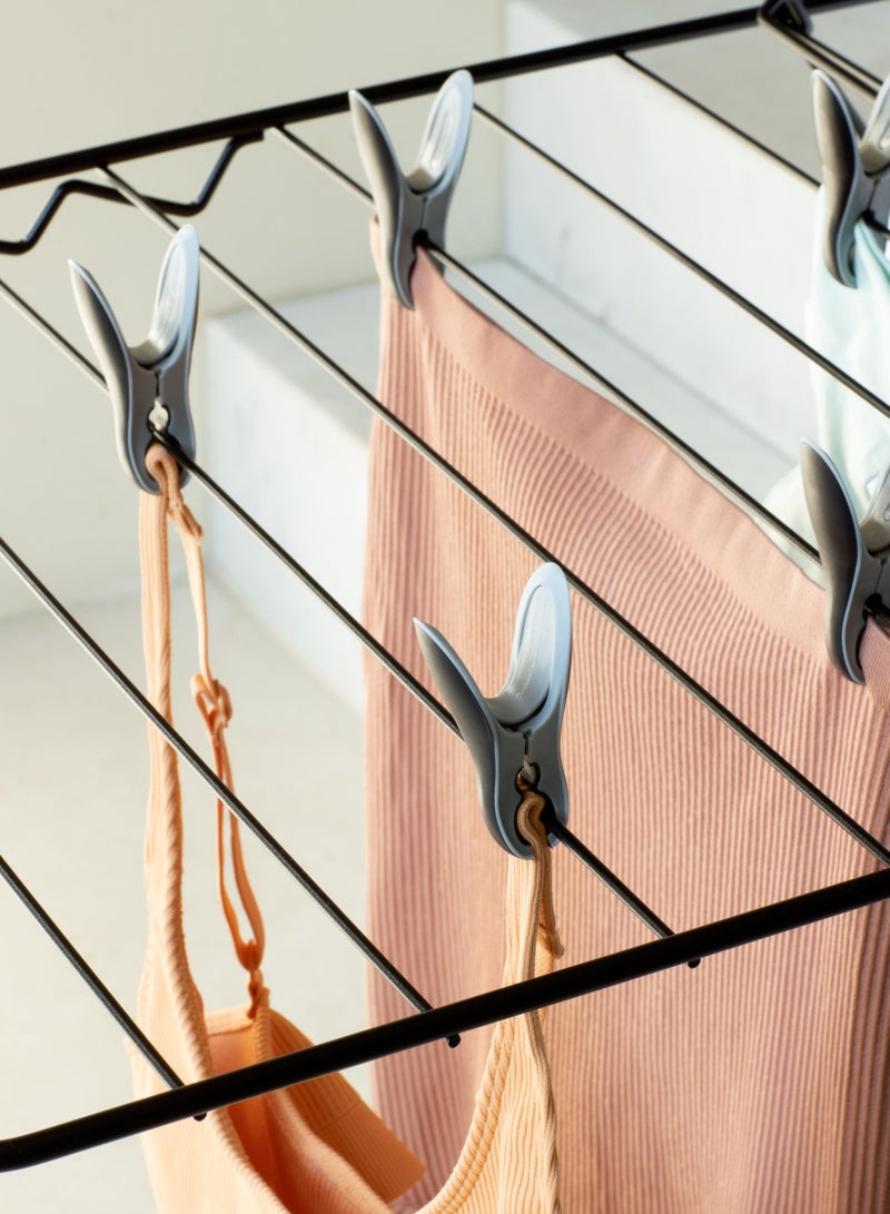 Set of 8 Plastic Clothes Pegs