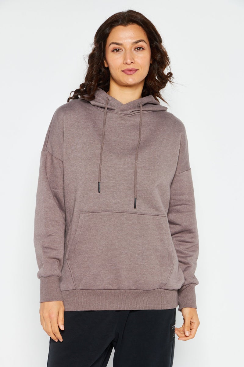 Women Sportswear Fit Long Sleeve Training Sweatshirt, Light Brown