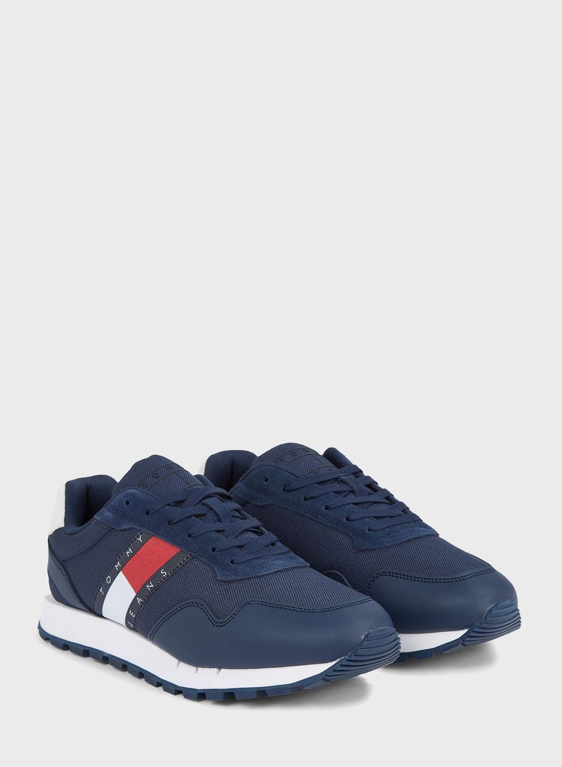 Retro Evolve Low Top Sneakers