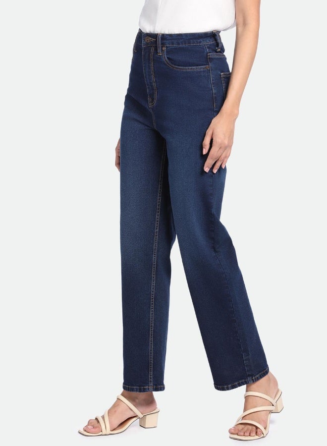 Straight Fit Indigo Jeans – Classic and Versatile