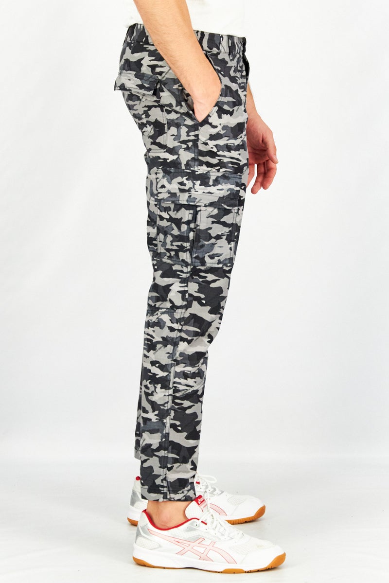 Men Luke Fit Camouflage Cargo Pants, Black
