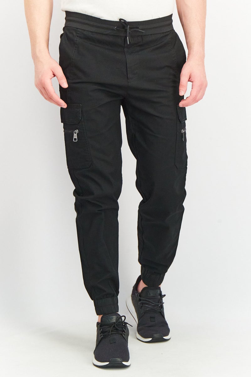 Men Regular Fit Solid Cargo Pants, Pure Black