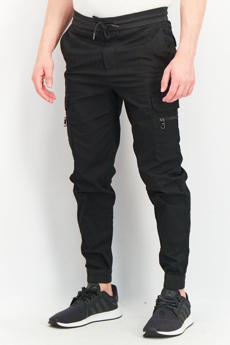 Men Regular Fit Solid Cargo Pants, Pure Black