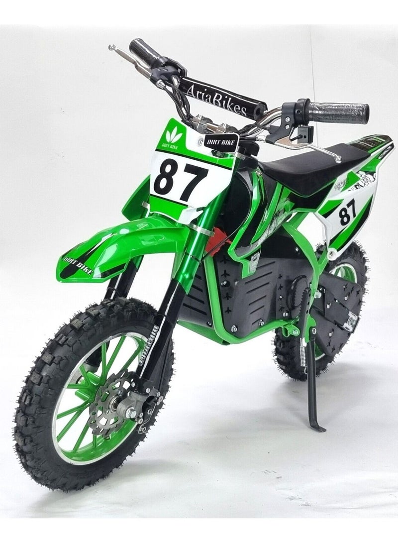 TEENAGER RIDE ON DIRT BIKE GREEN