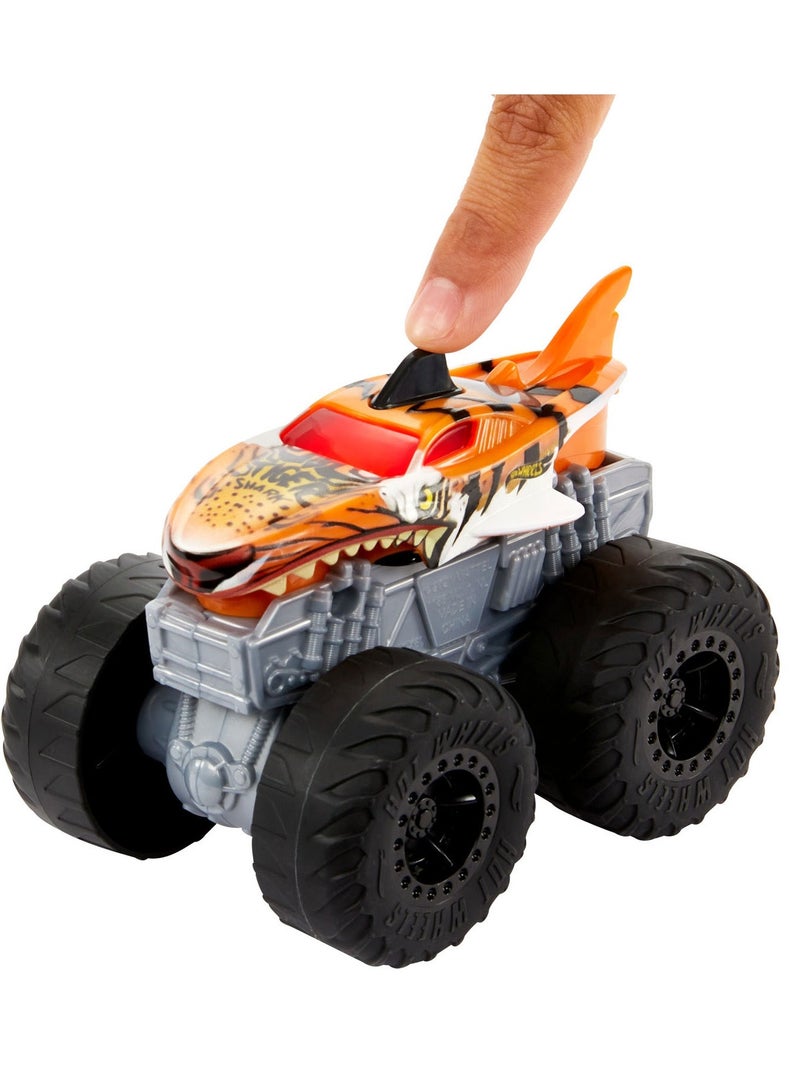 Monster Trucks Roarin' Wreckers Tiger Shark