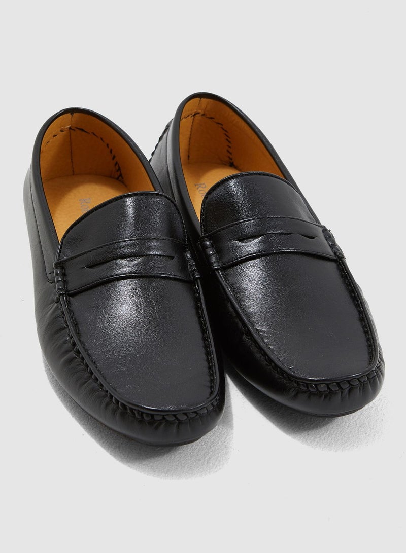 Classic Saddle Detail Moccasins
