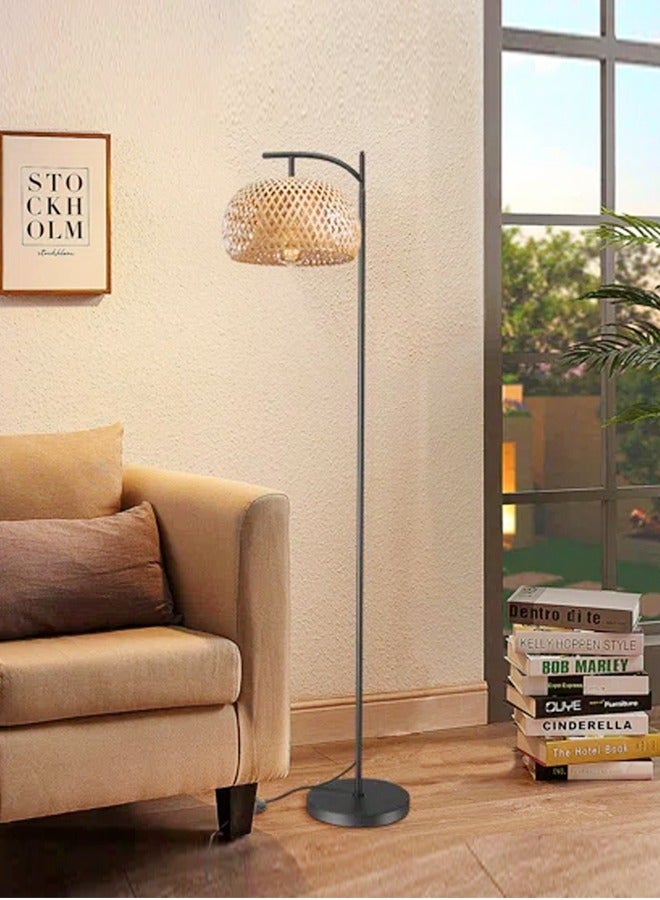 Classic Design Rattan Handwoven Lamp Shade Tall Standing Floor Lamp with Foot Switch Industrial Wicker Floor Lamp for Bedroom Living Room Home Office Decoration