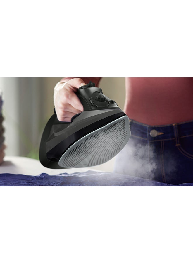 Steam Iron Series 5000 - 45g/min Continuous Steam, 320 ml 2600 W DST5040/86 / DST5040 Black