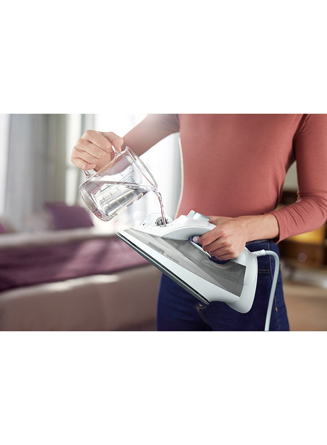 Steam Iron Series 5000 - 40g/min Continuous Steam, 320 ml 2400 W DST5010/16 Grey/White