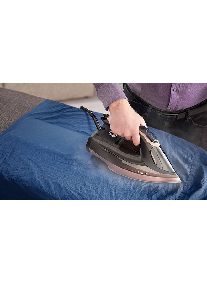 Steam Iron Series 8000 - 80g/min Continuous Steam, 350 ml 3000 W DST8041/86 Gold/Black