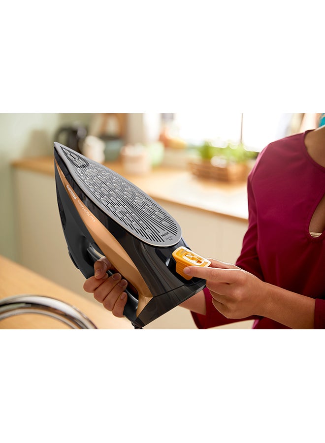 Steam Iron 7000 Series - 50g/min Continuous Steam, 250g Steam Boost, SteamGlide Elite Soleplate, Auto-Off, Vertical Steam, 300 ml 3000 W DST7040/86 Black/Gold