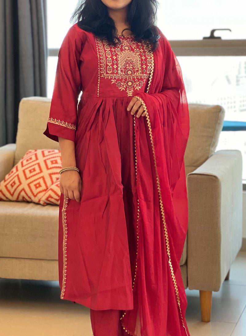 IndHeritage - Diwali collection - Premium red colour rayon silk 3pc kurti set / salwar suit with red & blue embroideries & embellishments - Comes with top, pants & dupatta - Indian Kurti Set IDH00184