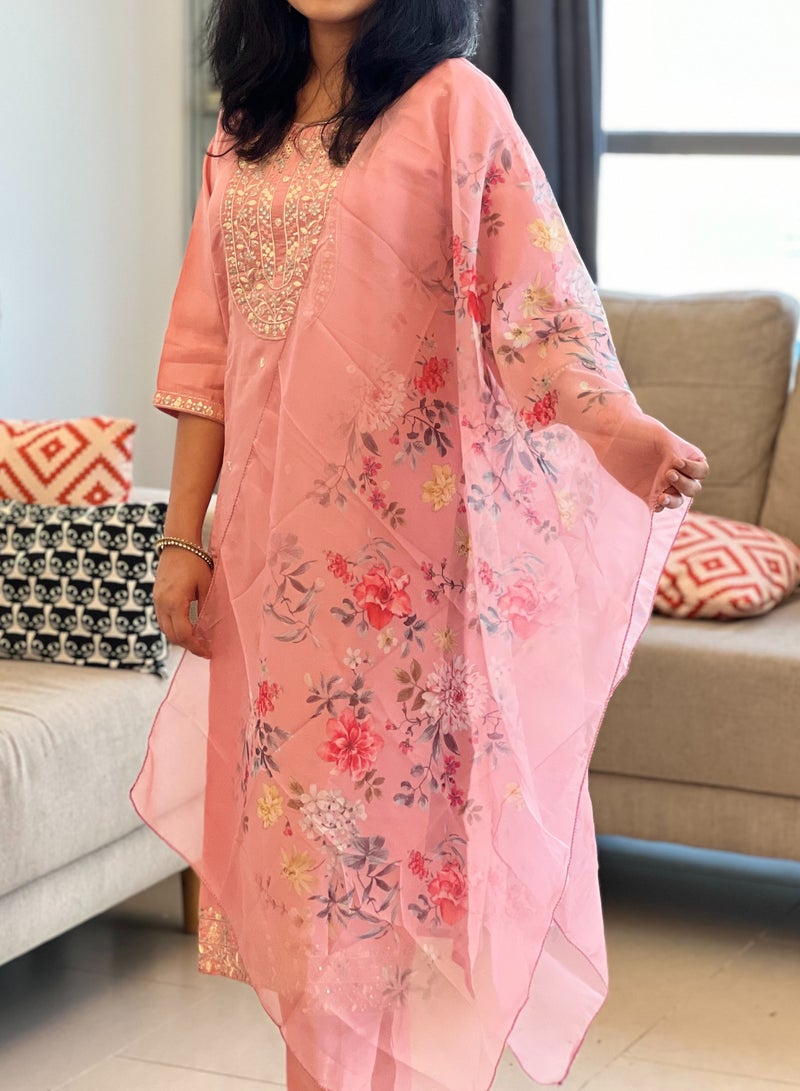 IndHeritage -  Eid kurti set collection - Premium pastel pink colour rayon silk 3pc kurti set / salwar suit with floral embroideries & embellishments - Comes with top, pants & dupatta - Indian Kurti Set IDH00180