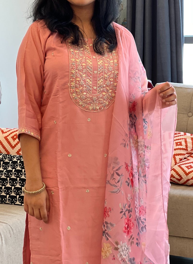 IndHeritage -  Eid kurti set collection - Premium pastel pink colour rayon silk 3pc kurti set / salwar suit with floral embroideries & embellishments - Comes with top, pants & dupatta - Indian Kurti Set IDH00180