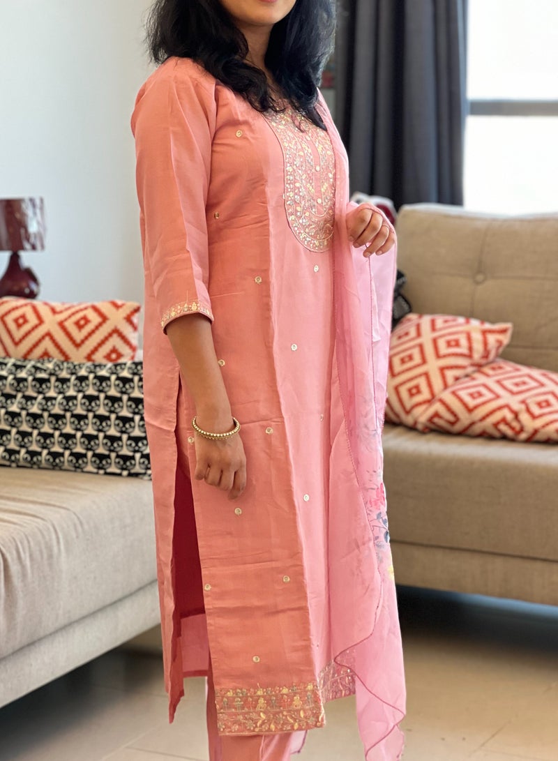 IndHeritage -  Eid kurti set collection - Premium pastel pink colour rayon silk 3pc kurti set / salwar suit with floral embroideries & embellishments - Comes with top, pants & dupatta - Indian Kurti Set IDH00180
