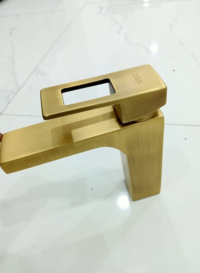 Single-Handle Brass Basin Faucet - Hot and Cold Water Mixer Tap