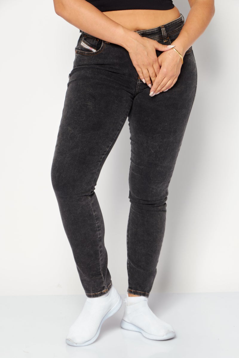 Women Skinny Fit Dark Wash Stretchable Denim, Black