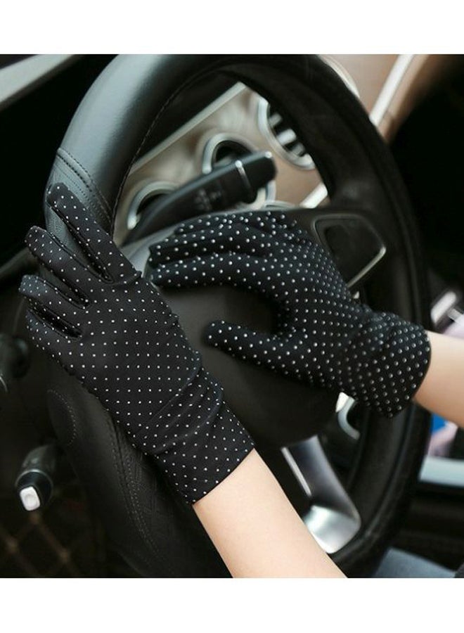 Pair Of 6 UV Protective Gloves