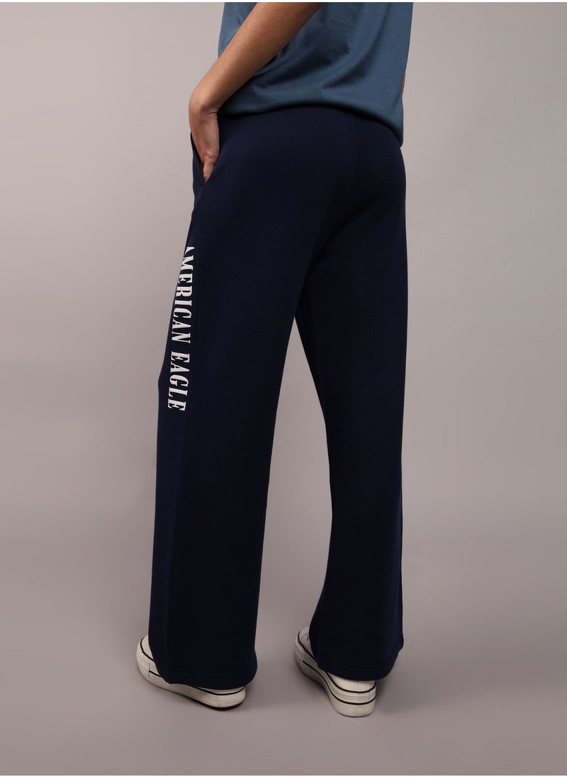 AE Graphic Wide-Leg Sweatpant