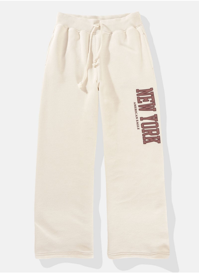 AE Graphic Wide-Leg Sweatpant