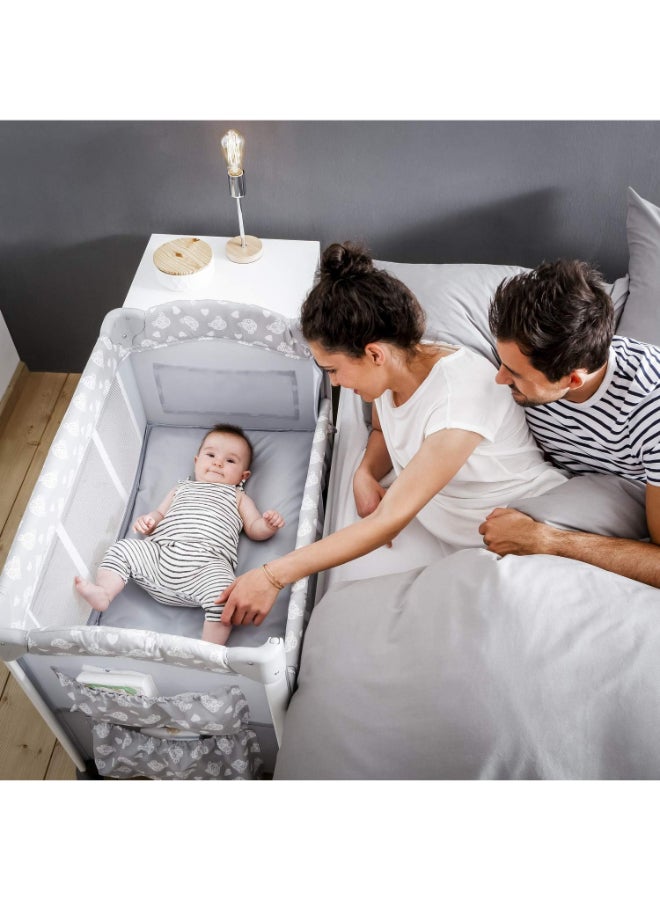 Bedside Crib Sleep N Care Plus, Co - Sleeper For New Born Babys From Birth Up To 9 Kg, Lowerable Side Part, Wheels, Toy Pockets, Storage Compartment, Foldable, Transport Bag, Teddy Grey