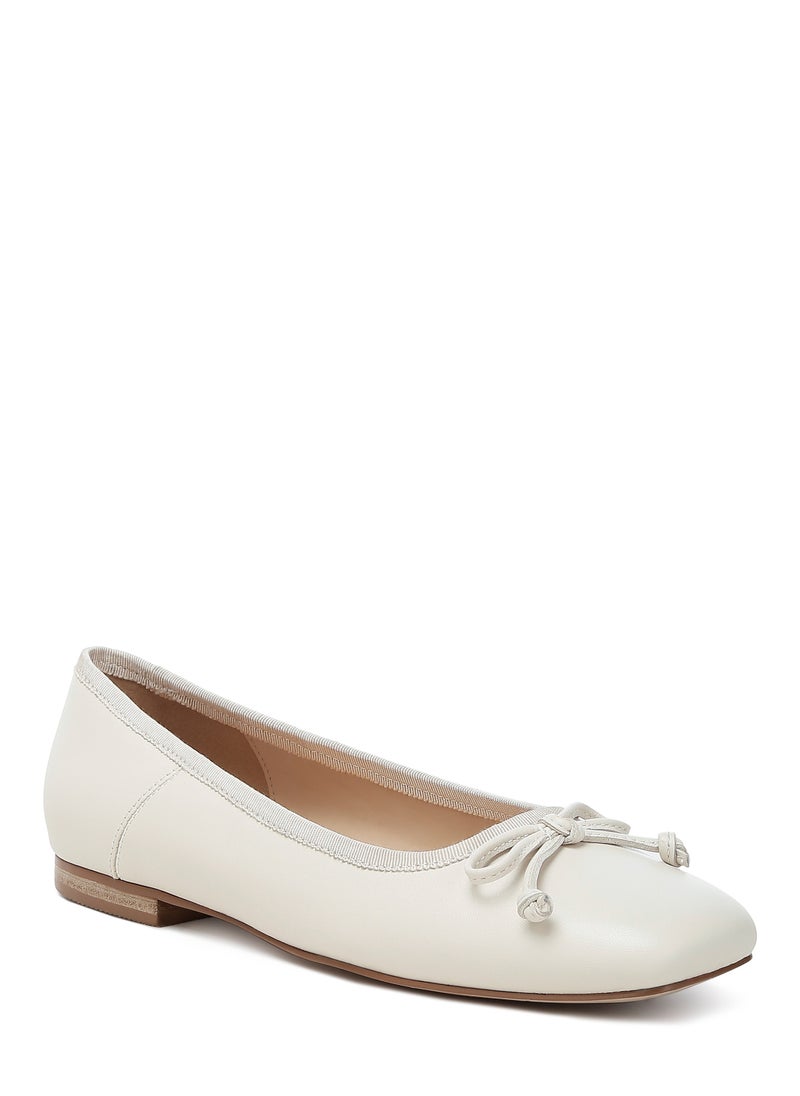 Square-Toe Bow Ballerinas in Beige