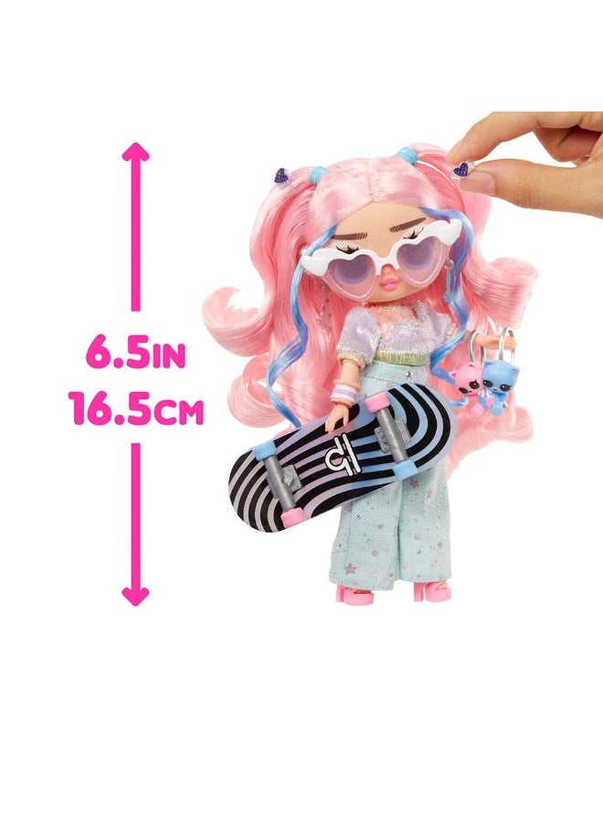 Tweens Flora Moon Fashion Doll With 10 Surprises (16.5 Cm)