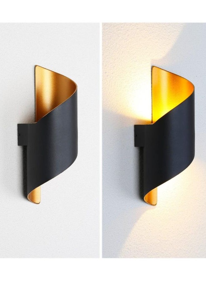 Modern LED Wall Light, 13W Black and Gold Curve Design, Waterproof and Dust-Proof, 3000K Warm Light, 10CM Width x 28CM Height, Ideal for Outdoor Spaces, Entryways, and Patios