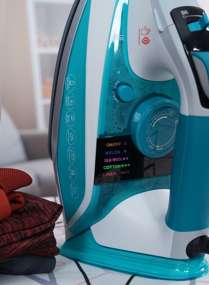 Smart Iron – Hand Sensing Technology for Enhanced Ironing Efficiency 500 ml 2200 W CK4136 Light Green