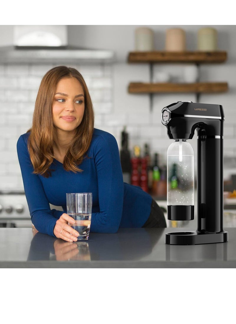 Sparkling Water Maker 1L with Pressure Meter / Efficient Carbonation / Adjustable Fizz Pressure / One-Button Operation - Black