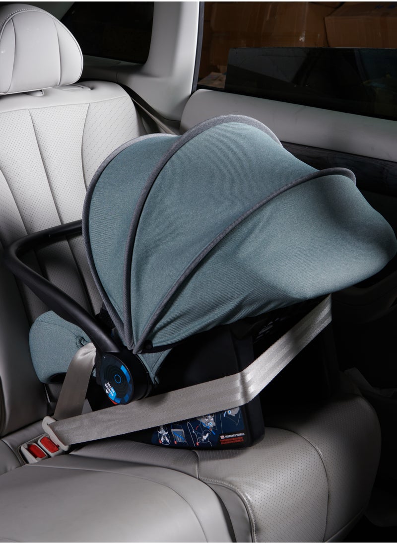 Infant carrier-style child safety seat for cars, newborn baby sleeping basket, portable car cradle, meeting ECE R44 standards.