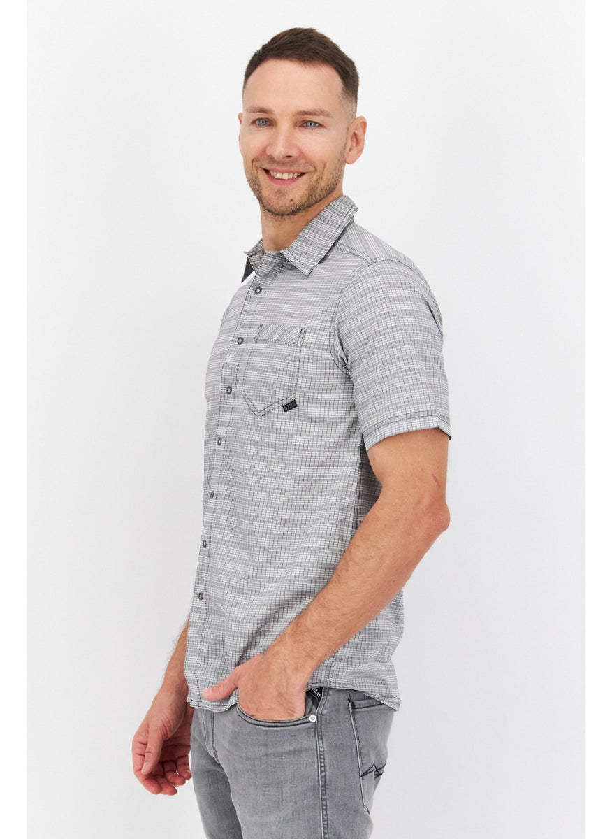 Men Regular Fit Plaid Short Sleeve Casual Shirts, Light Grey