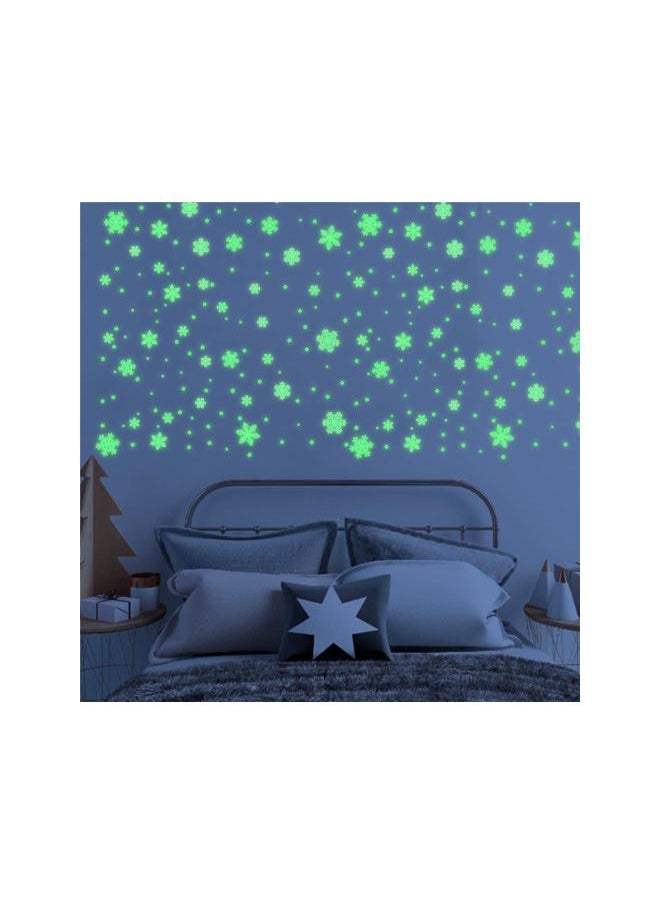 Glow in The Dark Christmas Snowflake Sticker, Self-Adhesive PVC Wall Decals Stickers Glowing Room Decoration Kit for Wall Door Window Ceiling, Kids Nursery Bedroom Living Room Decor (Green)