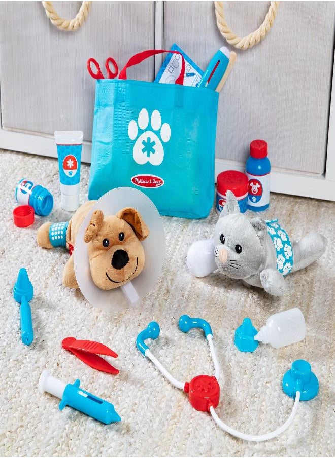 Melissa & Doug Examine and Treat Pet Vet Play Set (24 pcs) - Kids Veterinary Play Set, Veterinarian Kit For Kids, STEAM Toy, Pretend Play Doctor Set For Kids Ages 3+