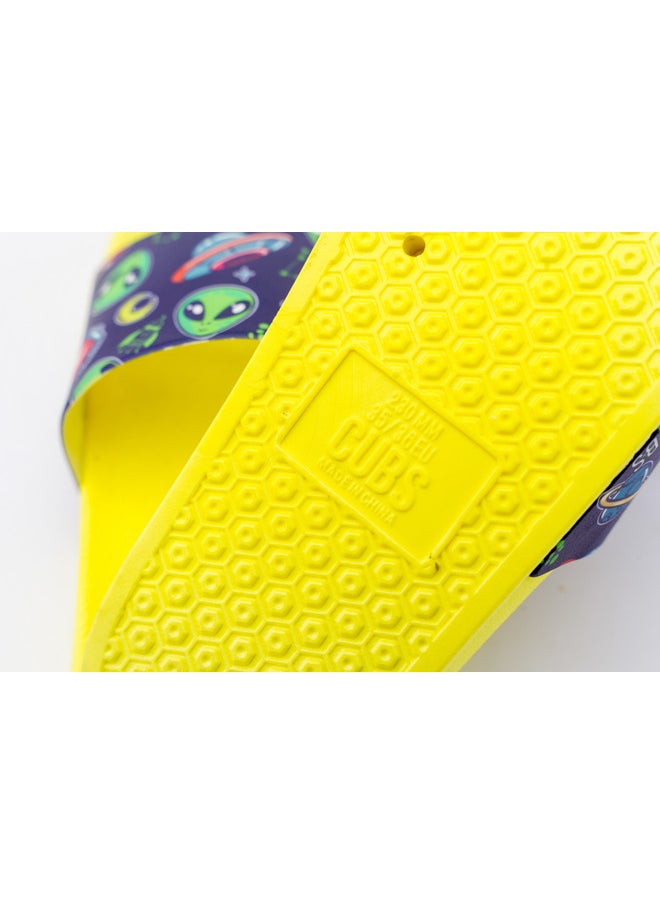 Aliens Print Everyday Wear Eco-Friendly Pvc Slides For Kids Lightweight Easy To Wash And Anti-Slip Soles