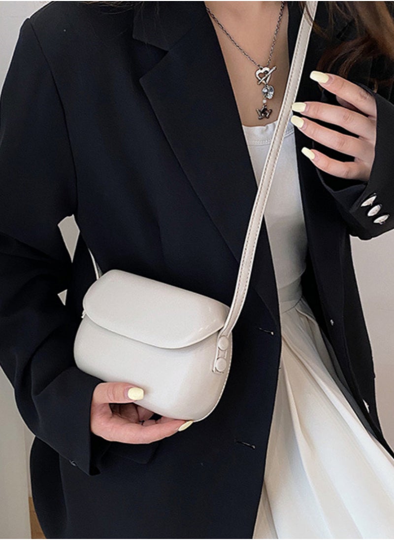 Retro Fashion White Saddle Small Bag , Classic and Versatile