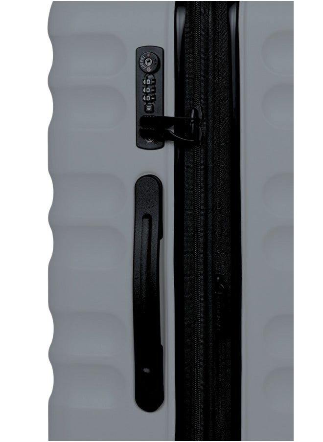 Antler Unbreakable Luggage Clifton  of 3 With Wheel 4 Spinner