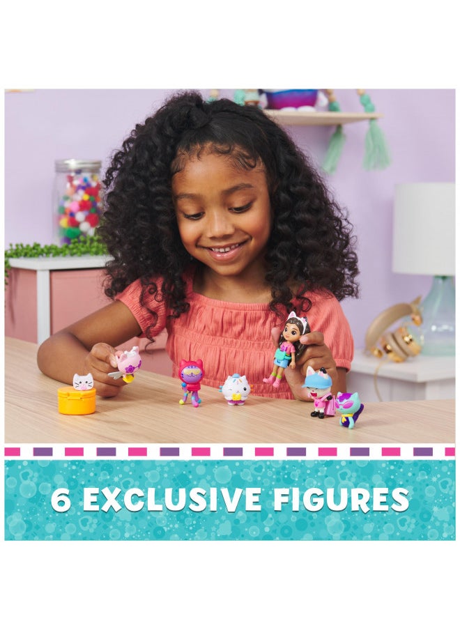 Gabby's Dollhouse, Travel Themed Figure Set with a Gabby Doll, 5 Cat Toy Figures, Surprise Toys & Dollhouse Accessories, Kids Toys for Girls & Boys 3+