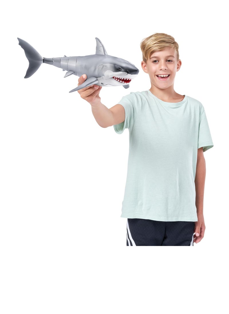 ROBO ALIVE Great White Shark Series 1 by ZURU Robotic Shark Toy with Battery Powered Lighting Summer Pool Toy Bath Toy