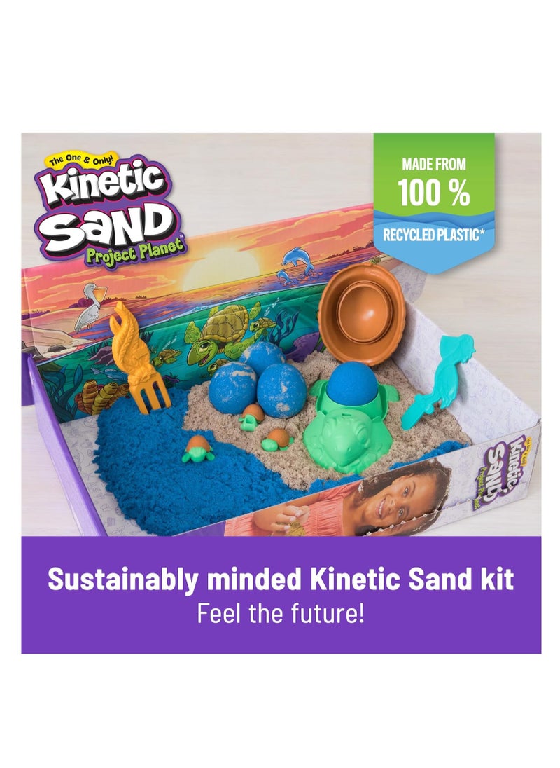 Kinetic Sand, Project Planet Turtle Beach with 396g Play Sand, Tools & Moulds, Sustainably Minded Materials, Sensory Toys for Kids Aged 3+