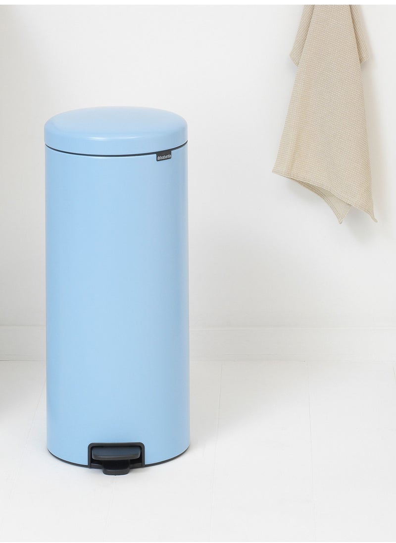 BRABANTIA Soft Closing Pedal Bin 30 litre with Plastic Inner Bucket