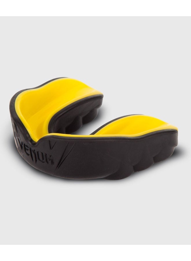 Venum Challenger Mouthguard-Black/Yellow