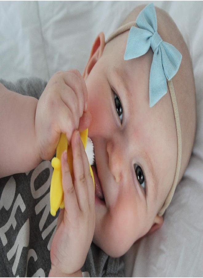 Nuby Soothing Banana Teether, Yellow , 5 Inch (Pack of 1)