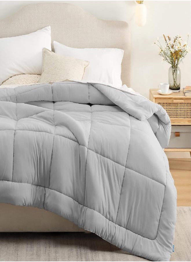 Bedsure Duvet Insert King Comforter Light Grey - All Season Quilted Down Alternative Comforter for King Bed, 300GSM Mashine Washable Microfiber Bedding Comforter with Corner Tabs