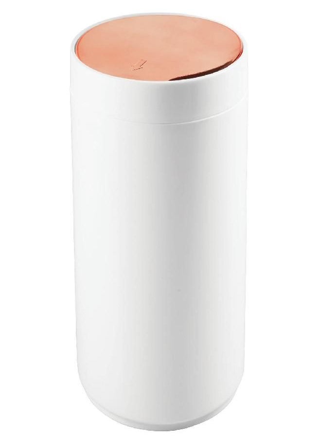 mDesign Small Round Plastic Trash Can Wastebasket, Garbage Container Bin with Swing Top Lid - for Bathrooms, Kitchens, Home Offices - 1.3 Gallon/5 Liter - White/Rose Gold